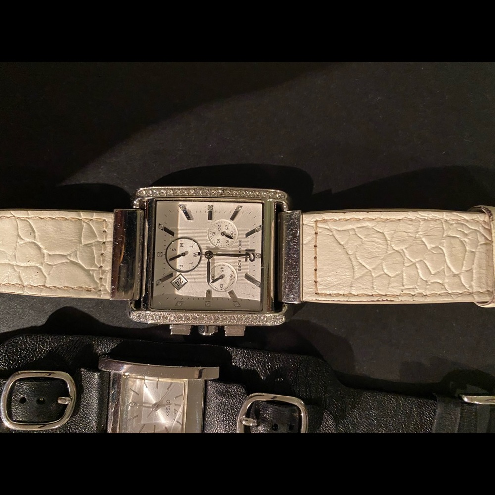 Woman’s watches GUESS + Michael Kors